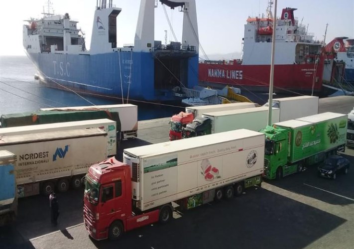 حركة البضائع والشاحنات بموانئ البحر الأحمر: 15 ألف طن و946 شاحنة خلال الفترة الأخيرة