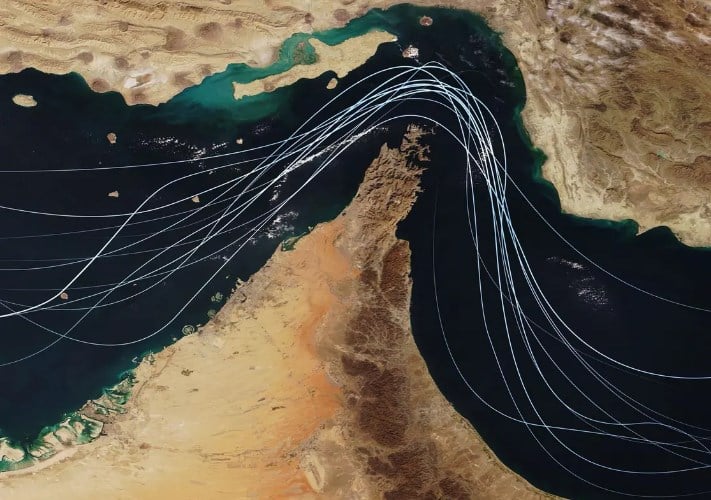 تحركات جديدة لفتح مضيق هرمز: خطة إجلاء السفن العالقة