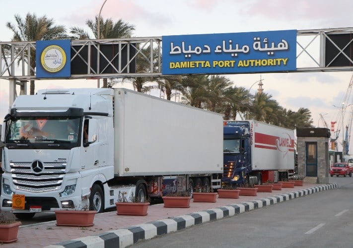 تنامي حركة الترانزيت غير المباشر بميناء دمياط.. 957 وحدة بضائع عبر خط «الرورو» نحو الأسواق العالمية