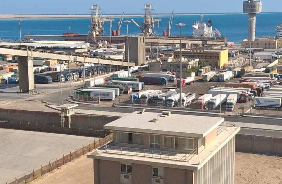 تداول 13 ألف طن و701 شاحنة بضائع عامة ومتنوعة بموانئ البحر الأحمر
