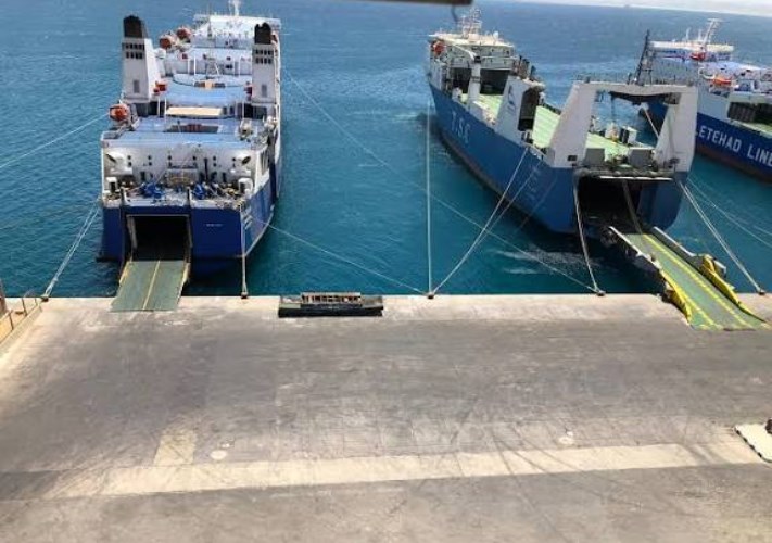 حركة تجارية نشطة بموانئ البحر الأحمر: تداول 22 ألف طن بضائع و1194 شاحنة