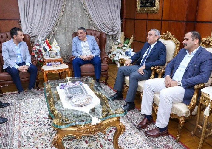 تعزيز الشراكة اللوجستية: ميناء دمياط يبحث آفاق التعاون مع خط هاباج لويد العالمي