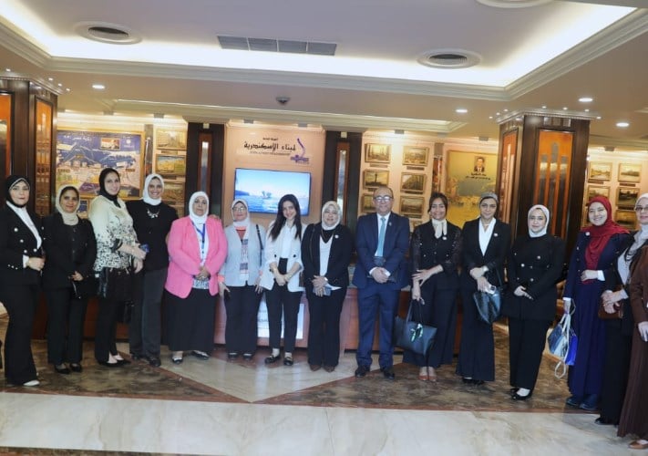 ملتقى المصري للمرأة للبحث والابتكار يستكشف منظومة عمل ومشاريع تطوير ميناء الإسكندرية
