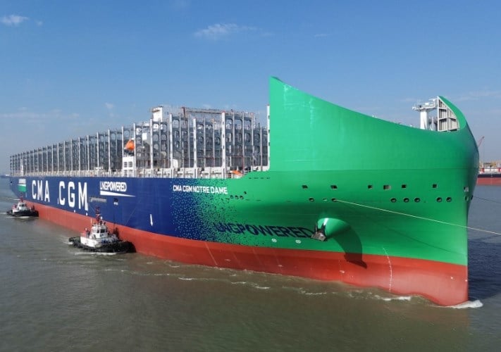 شركة CMA CGM تستلم سفينة حاويات عملاقة تعمل بالغاز الطبيعي المسال بسعة تتجاوز 24 ألف حاوية مكافئة