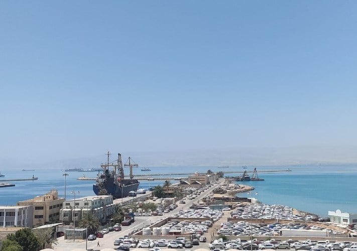 تداول 13 ألف طن بضائع و718 شاحنة في موانئ البحر الأحمر بحركة ملاحية نشطة